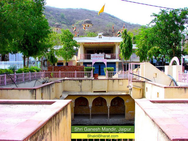 प्राचीन बावड़ी।