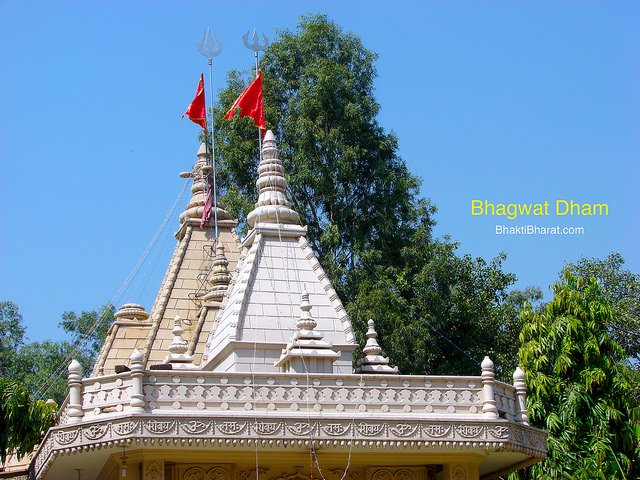 Temple Shikhar with Trishul of Lord Shiv. Peacock Wall Painting Temple Shikhar with Trishul of Lord Shiv. Peacock Wall Painting