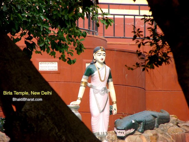 A beautiful view of Maa Ganga with crocodiles as the of fountain A beautiful view of Maa Ganga with crocodiles as the of fountain