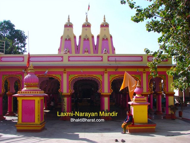 Full front view, Shri Hanuman, Shri Garun Dev