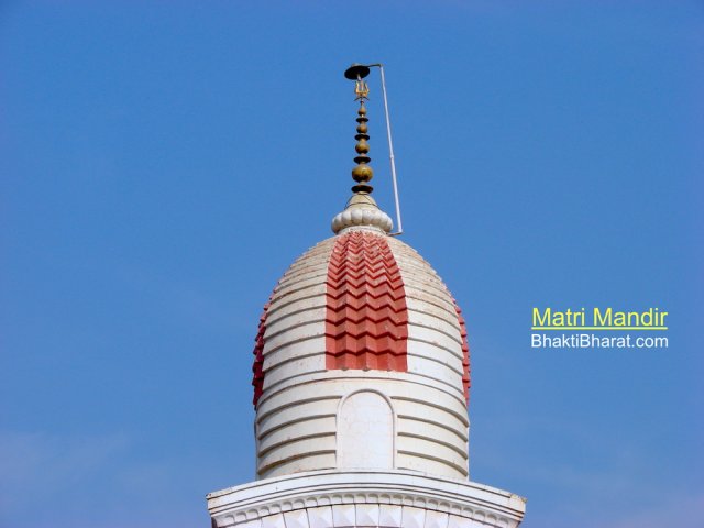 Main entry point for Maa Kali temple along with two left and right prayer halls with their shikhar respectively.