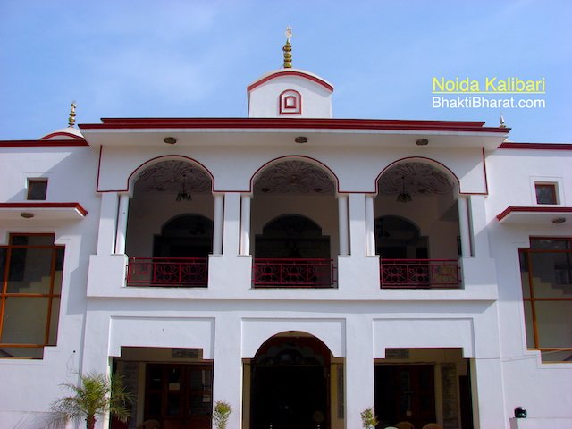 Full temple view with Dharmsala Full temple view with Dharmsala