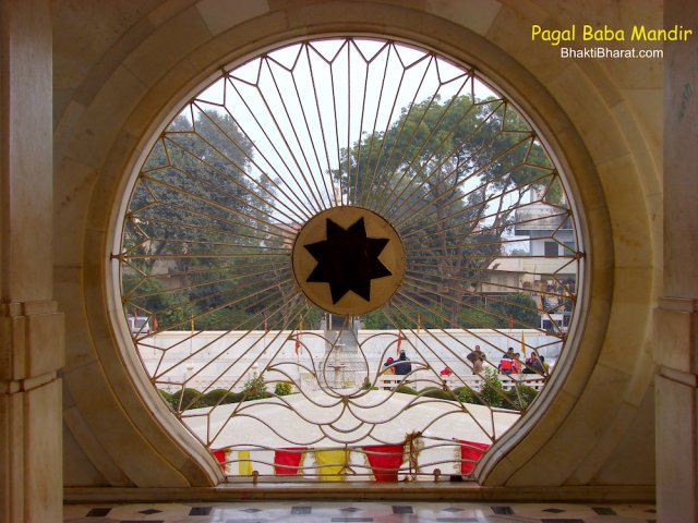 Circular window on first floor balcony, looking like Shri Vishnu sudarshan chakra. It will also increase the look of main temple. Circular window on first floor balcony, looking like Shri Vishnu sudarshan chakra. It will also increase the look of main temple.