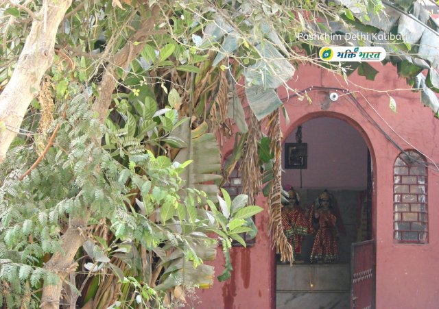 At the very right from main gate in huge temple campus, there is also a Shri Lakshmi Narayan Temple covered with greenry. At the very right from main gate in huge temple campus, there is also a Shri Lakshmi Narayan Temple covered with greenry.