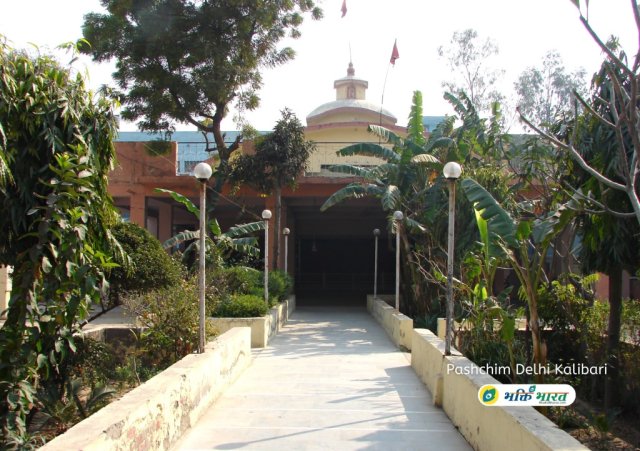 Temple gallery from main gate to primary prayer hall. Both side of this gallery having green plants and trees. Beautiful rounded white lights look awesome at night. | From main gate using gallery, you can reach drinking water and Yagyashala in-front of Navgrah Dham at the left of the main prayer hall. Temple gallery from main gate to primary prayer hall. Both side of this gallery having green plants and trees. Beautiful rounded white lights look awesome at night. | From main gate using gallery, you can reach drinking water and Yagyashala in-front of Navgrah Dham at the left of the main prayer hall.