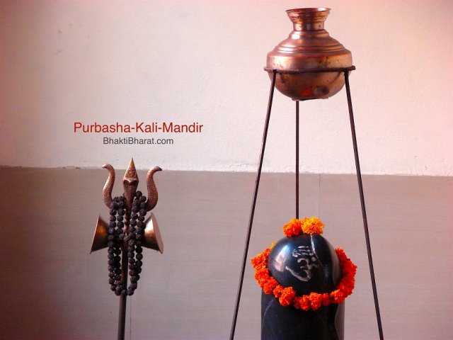 Shivling with trishul, damaru and rudraksha mala at left most dham. Shivling with trishul, damaru and rudraksha mala at left most dham.