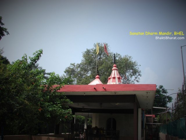 A series of temple shikhar, visible from sector 16 metro station, which attracts people towards temple.