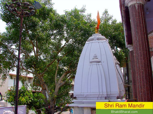 Shiv bhawan with Shivling on right side of the temple. Mata Mandir on left side of temple.